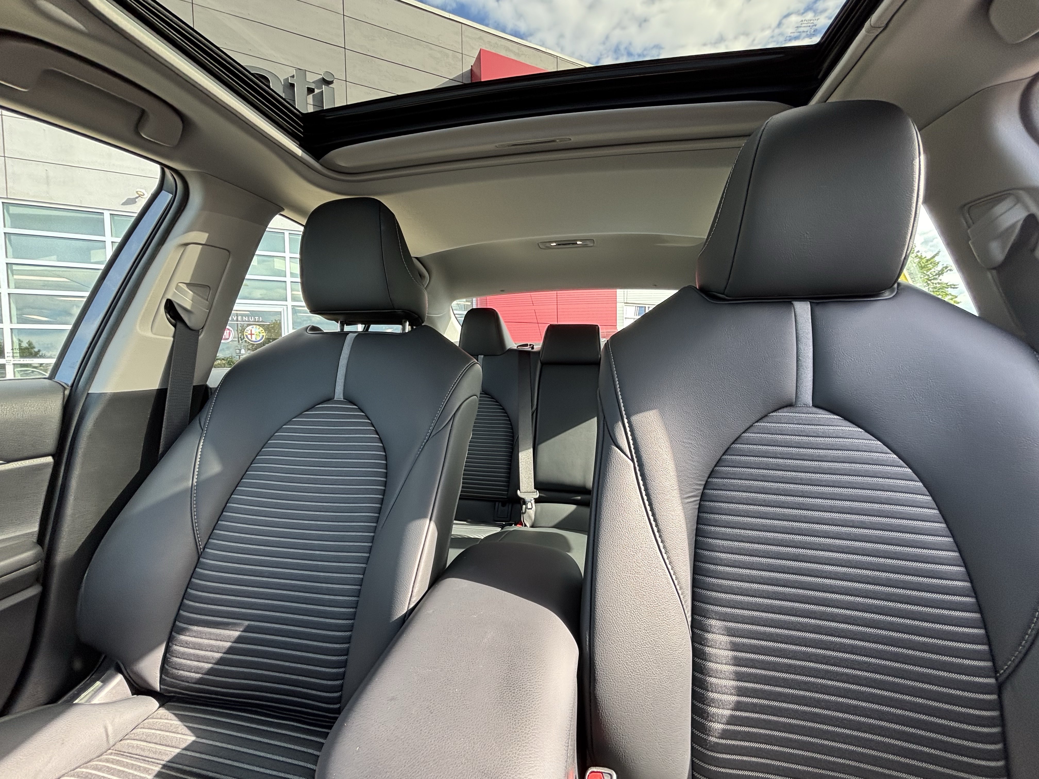 Used 2019 Toyota Camry SE w/ Audio Package FWD image 24