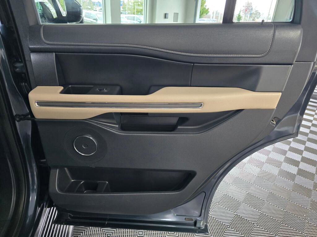 Used 2024 Ford Expedition XLT image 42
