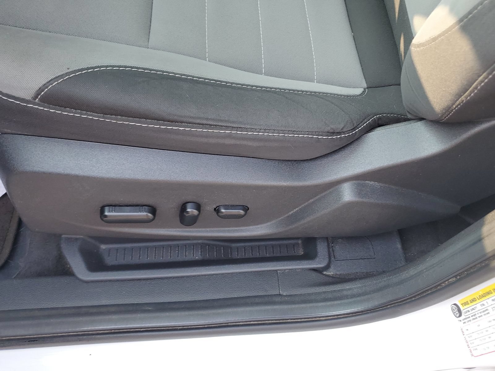 Used 2014 Ford Escape SE w/ Equipment Group 201A FWD image 18