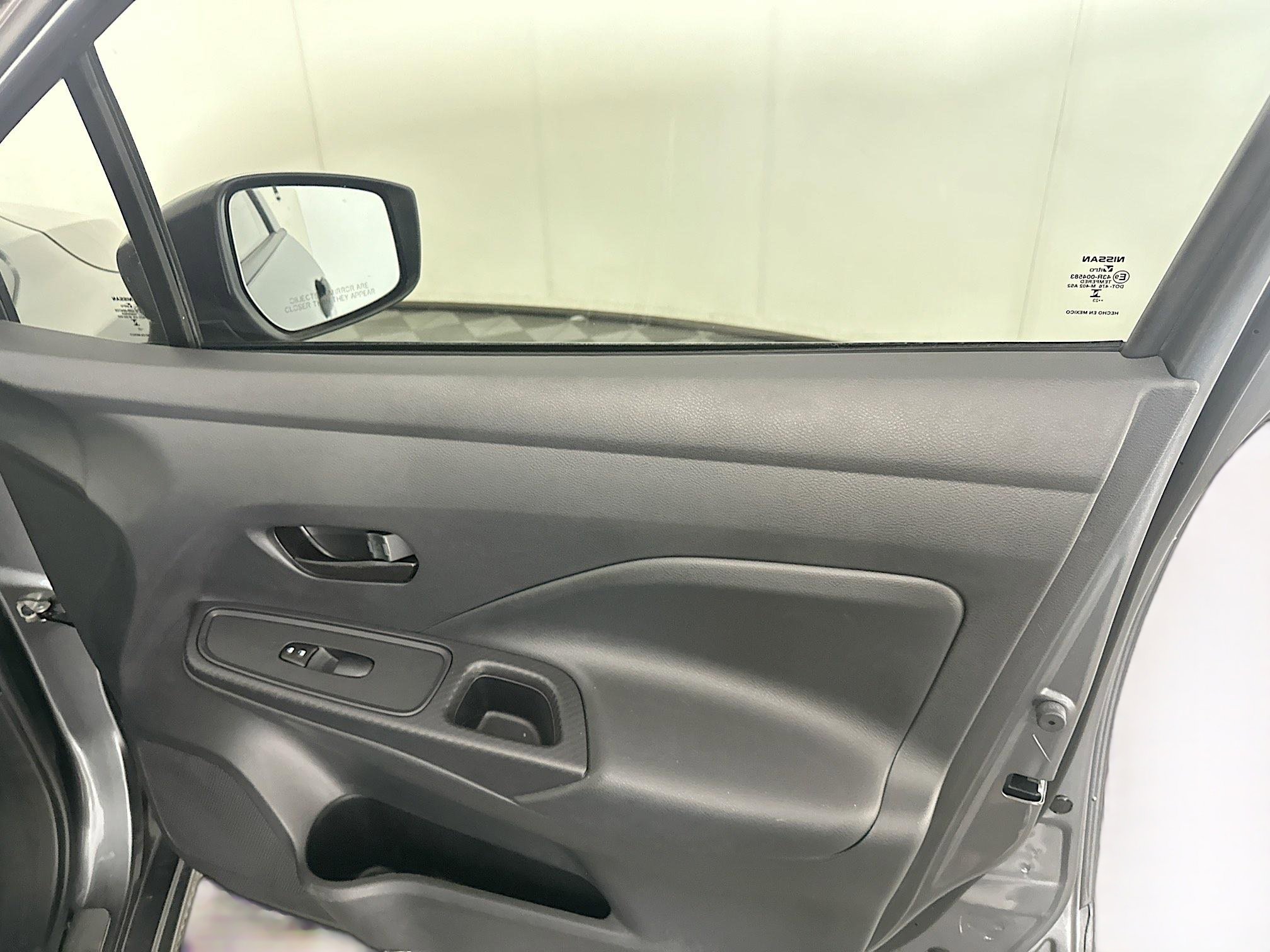 Used 2023 Nissan Versa S w/ Electronics Package image 30