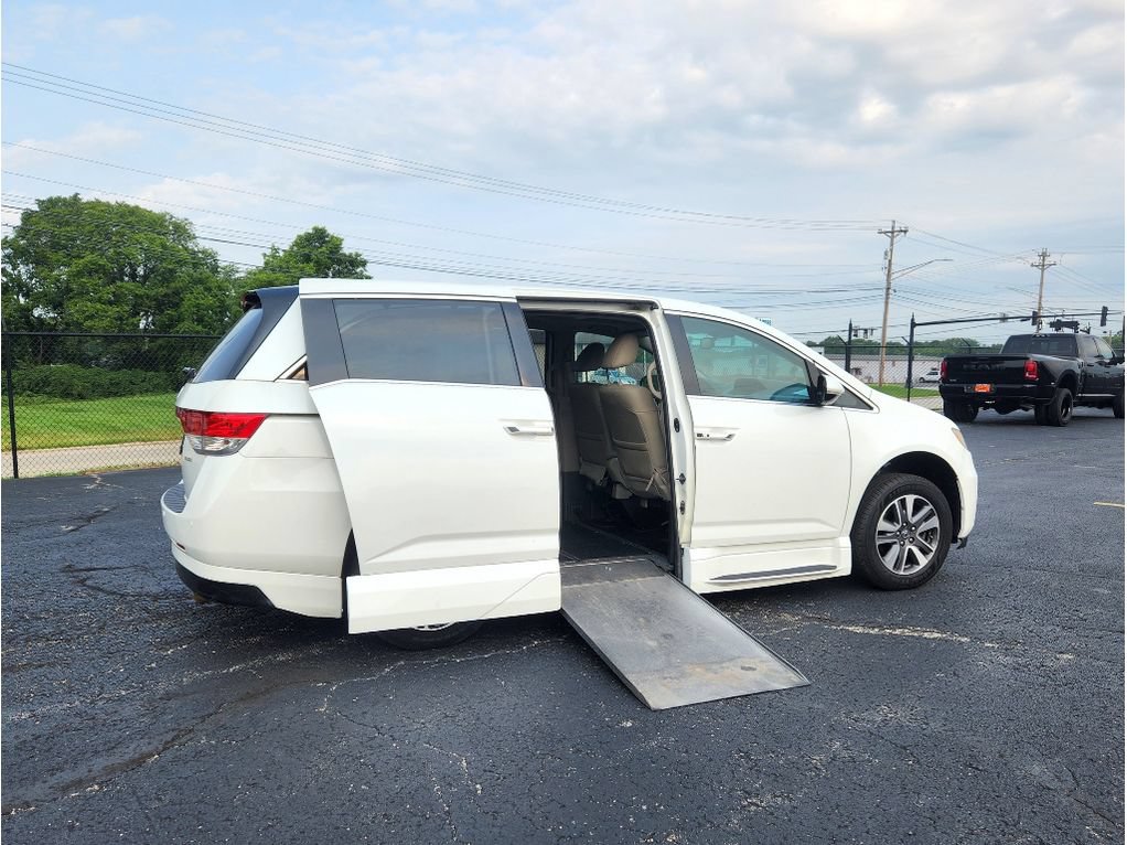 Used 2014 Honda Odyssey Touring Elite image 9