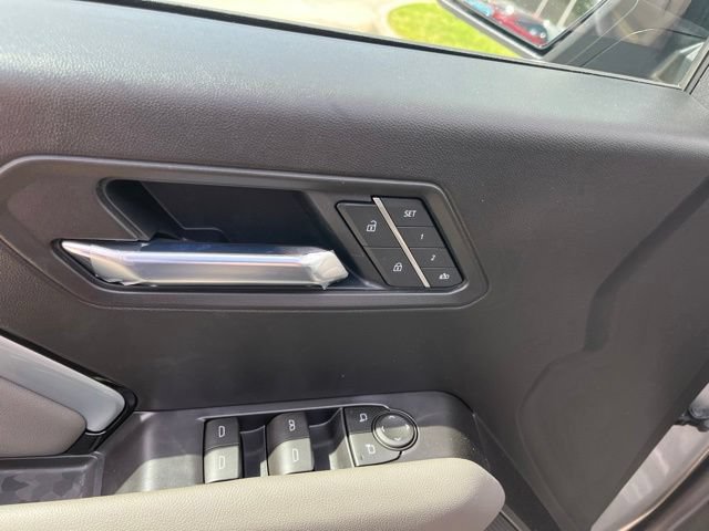New 2026 Chevrolet Colorado ZR2 w/ Technology Package AWD/4WD image 18