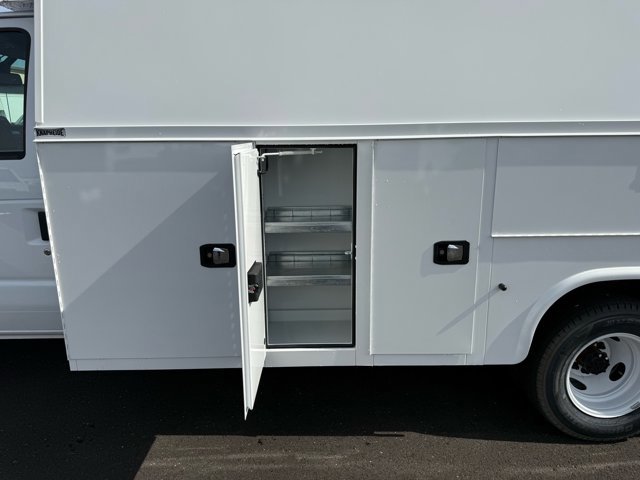 New 2026 Ford E-350 and Econoline 350 Super Duty w/ Power Equipment Group image 18