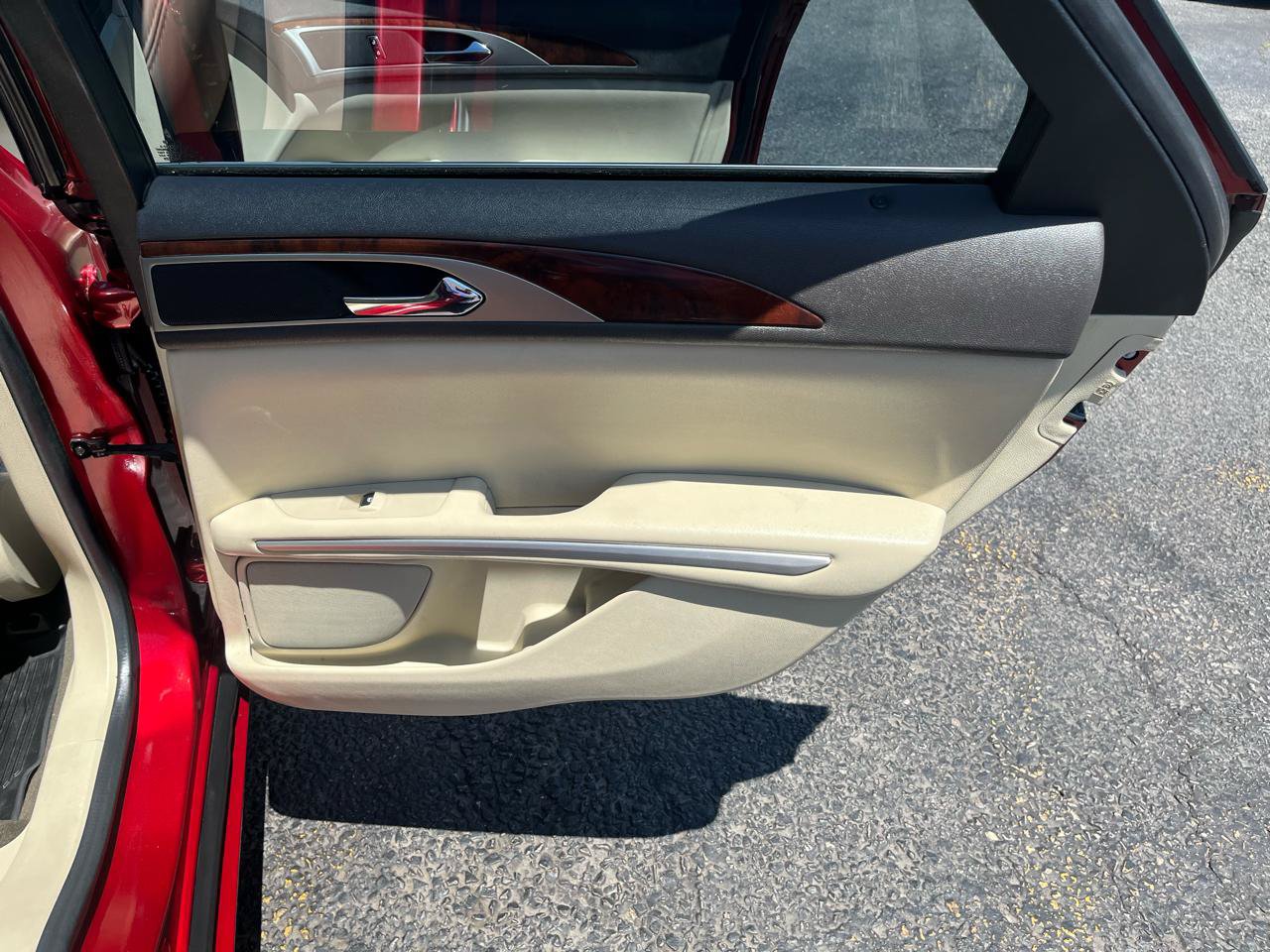 Used 2014 Lincoln MKZ AWD w/ Equipment Group 102A Reserve image 34