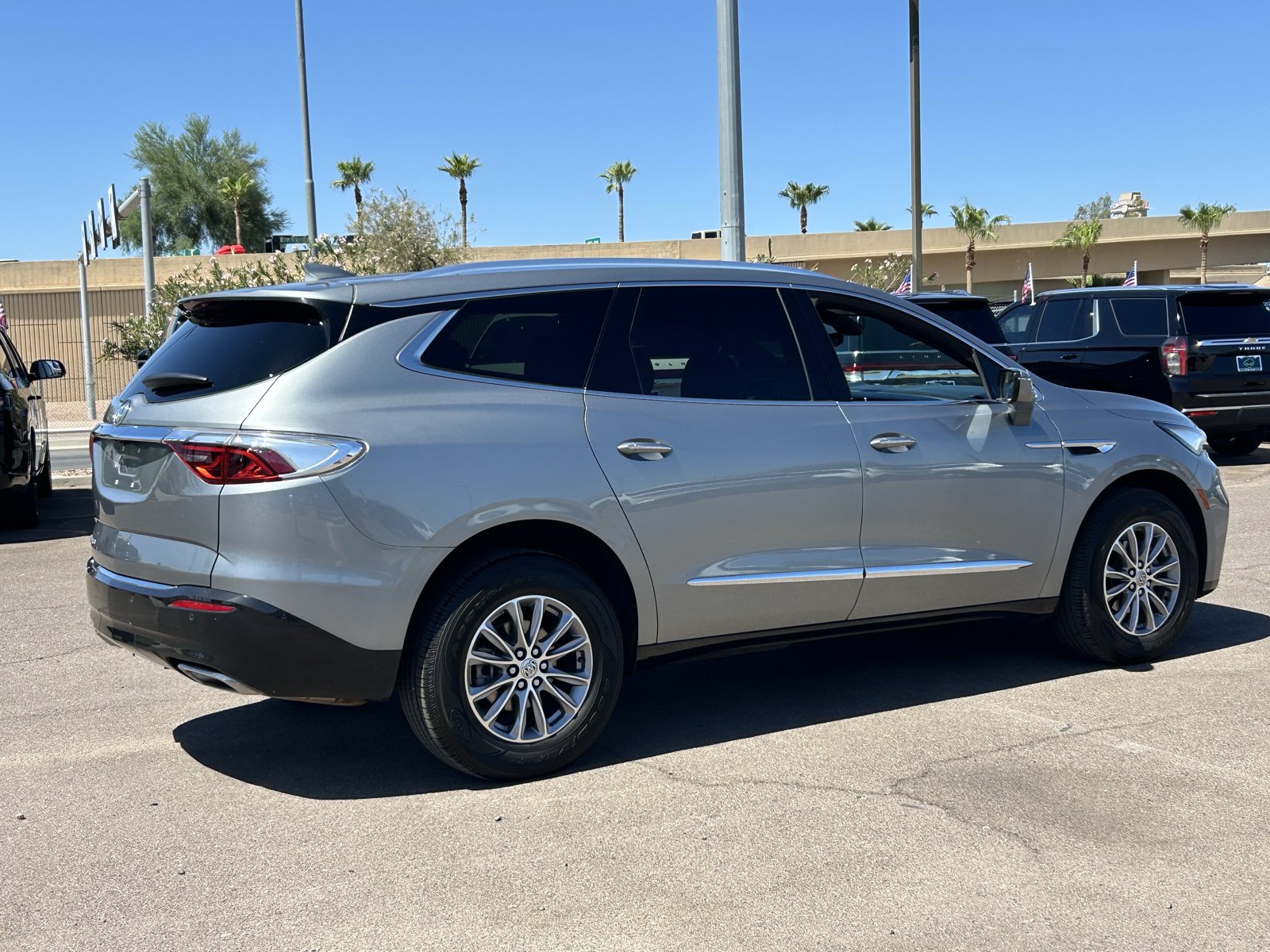Used 2024 Buick Enclave Premium AWD/4WD image 5