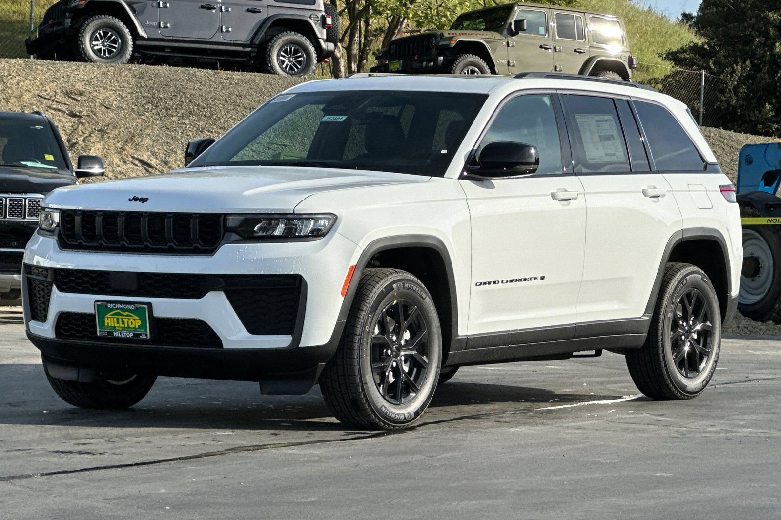 New 2026 Jeep Grand Cherokee Altitude AWD/4WD image 8