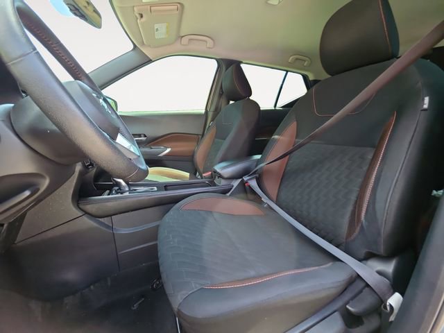 Used 2021 Nissan Kicks SR w/ Interior Electronics Package FWD image 6