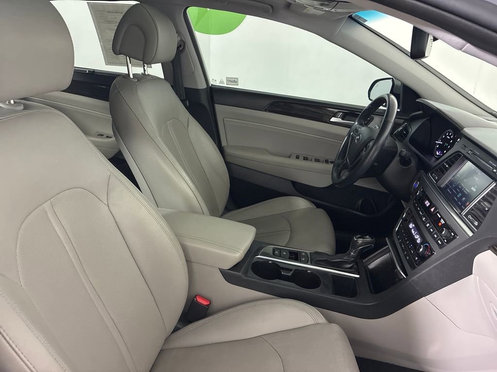 Used 2016 Hyundai Sonata Limited w/ Option Group 05 image 31