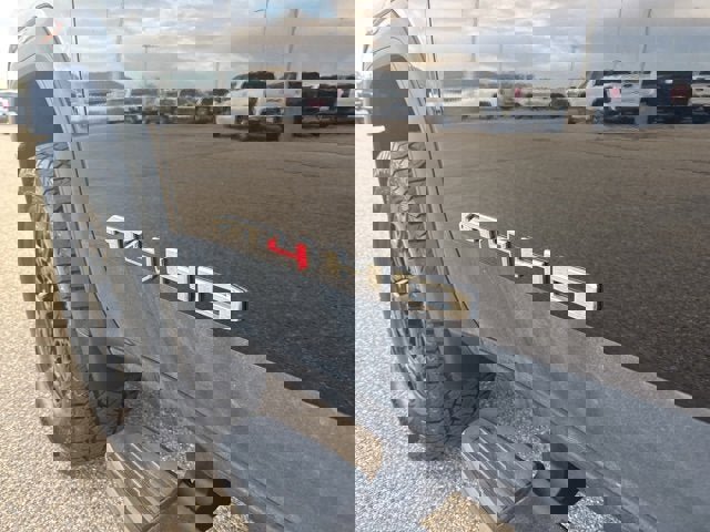 Used 2020 GMC Sierra 3500 AT4 w/ AT4 Premium Package image 10