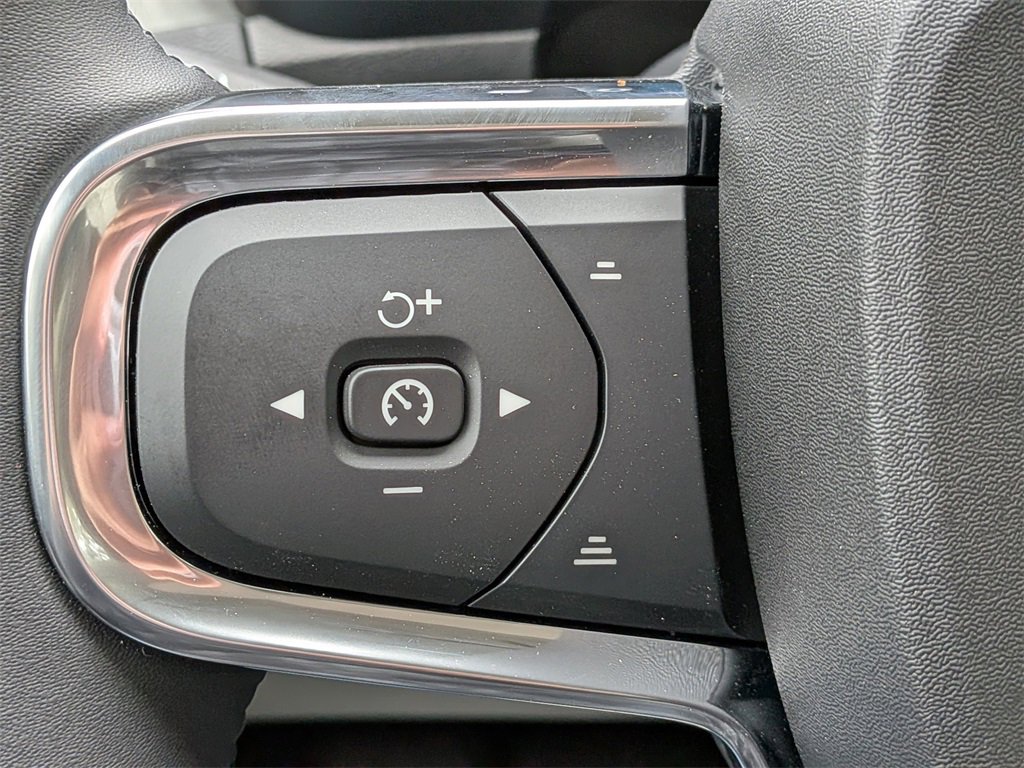 New 2026 Volvo XC40 B5 Plus w/ Protection Package Premier image 28