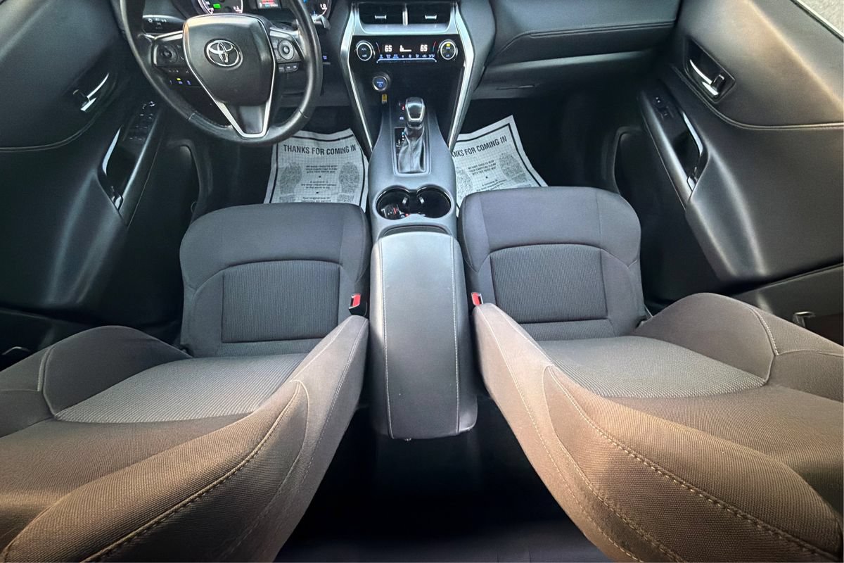 Used 2021 Toyota Venza LE AWD/4WD image 14