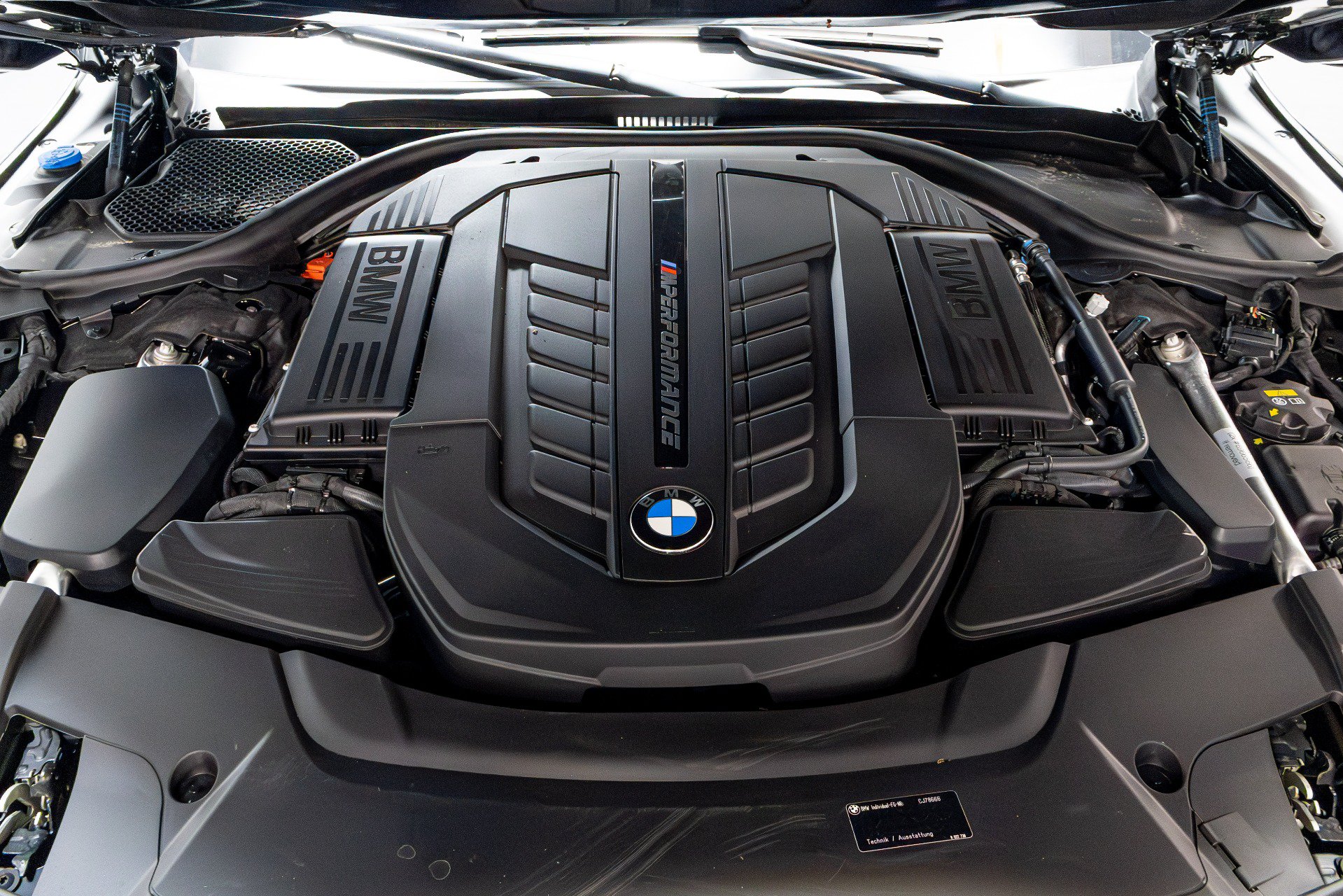 Used 2022 BMW M760i xDrive AWD/4WD image 50