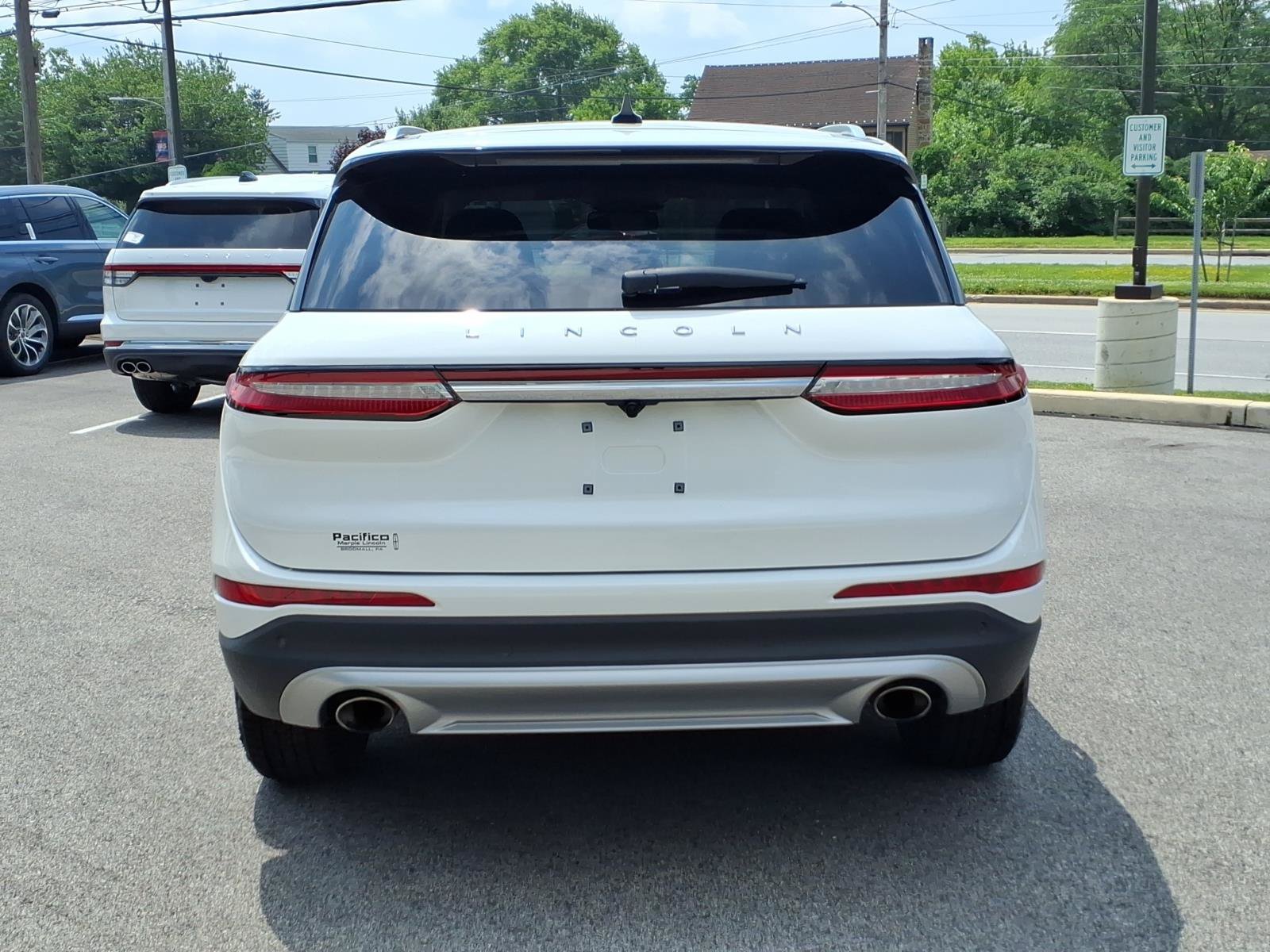 Certified 2022 Lincoln Corsair AWD w/ Equipment Group 101A image 4