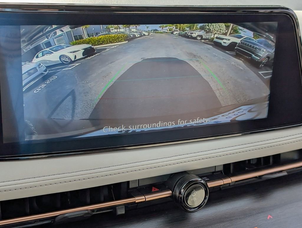 Used 2023 Nissan Ariya AWD image 22