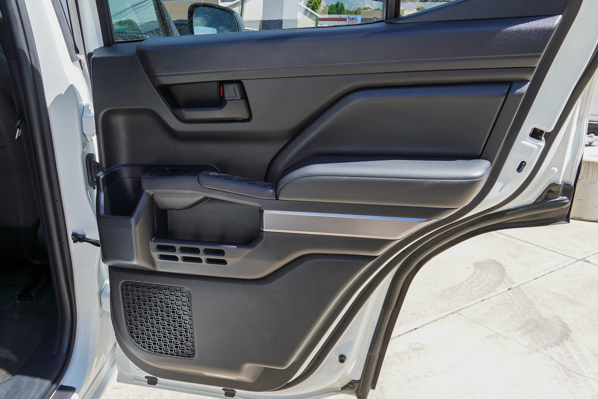 Used 2025 Toyota 4Runner SR5 AWD/4WD image 28