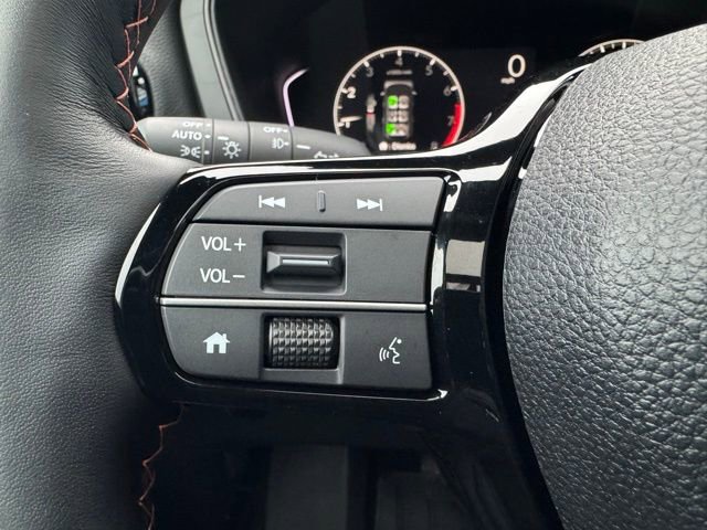 Used 2025 Honda Pilot TrailSport image 14