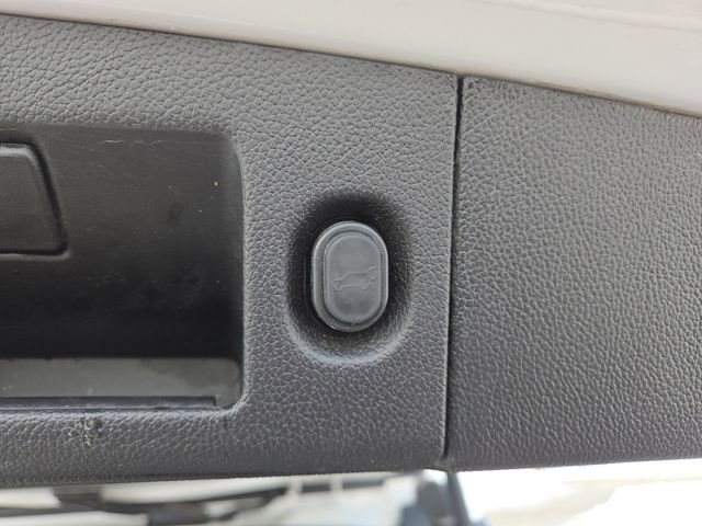 Used 2017 GMC Yukon XL Denali w/ Open Road Package image 22