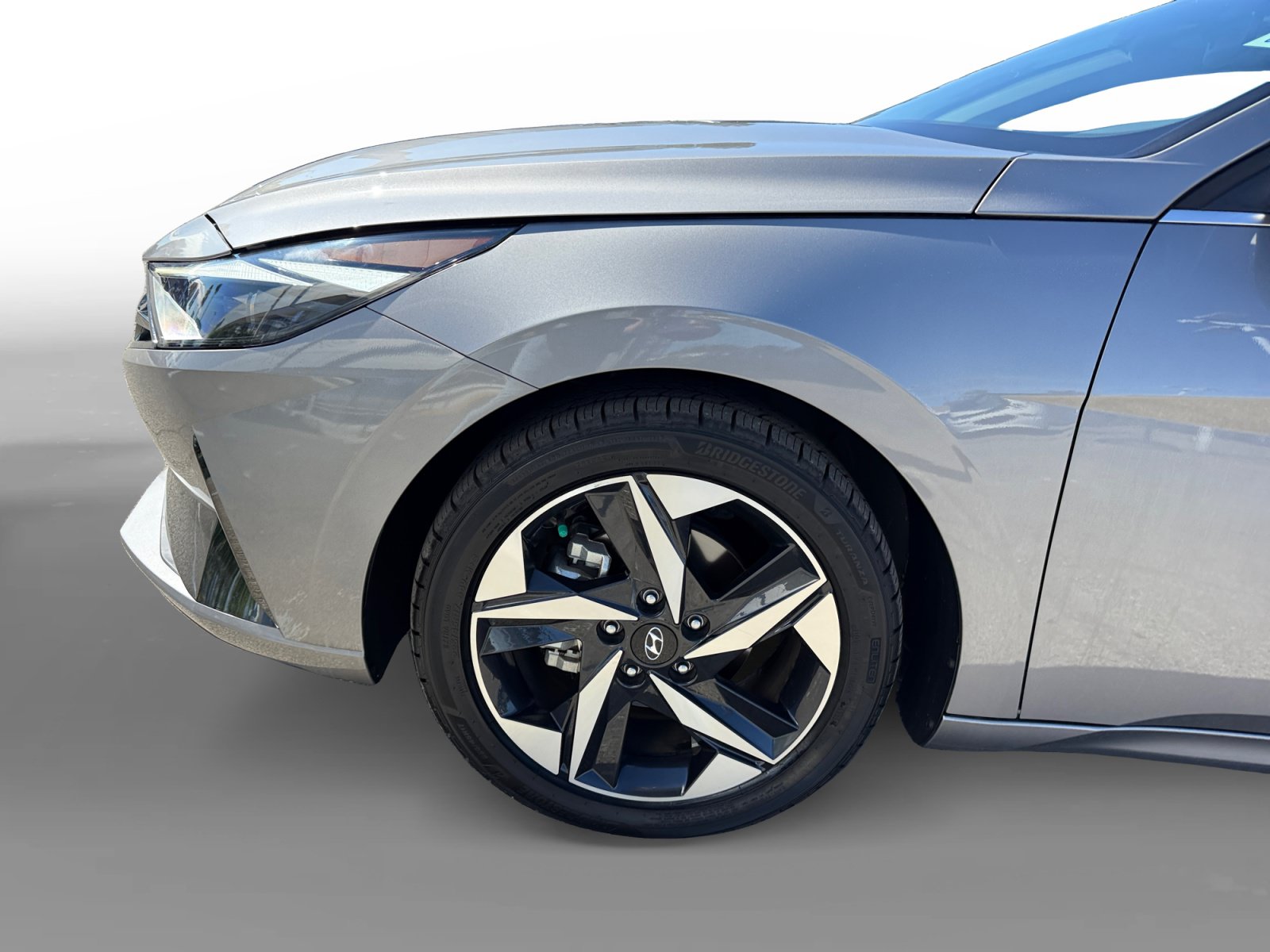 Certified 2023 Hyundai Elantra Limited FWD image 9