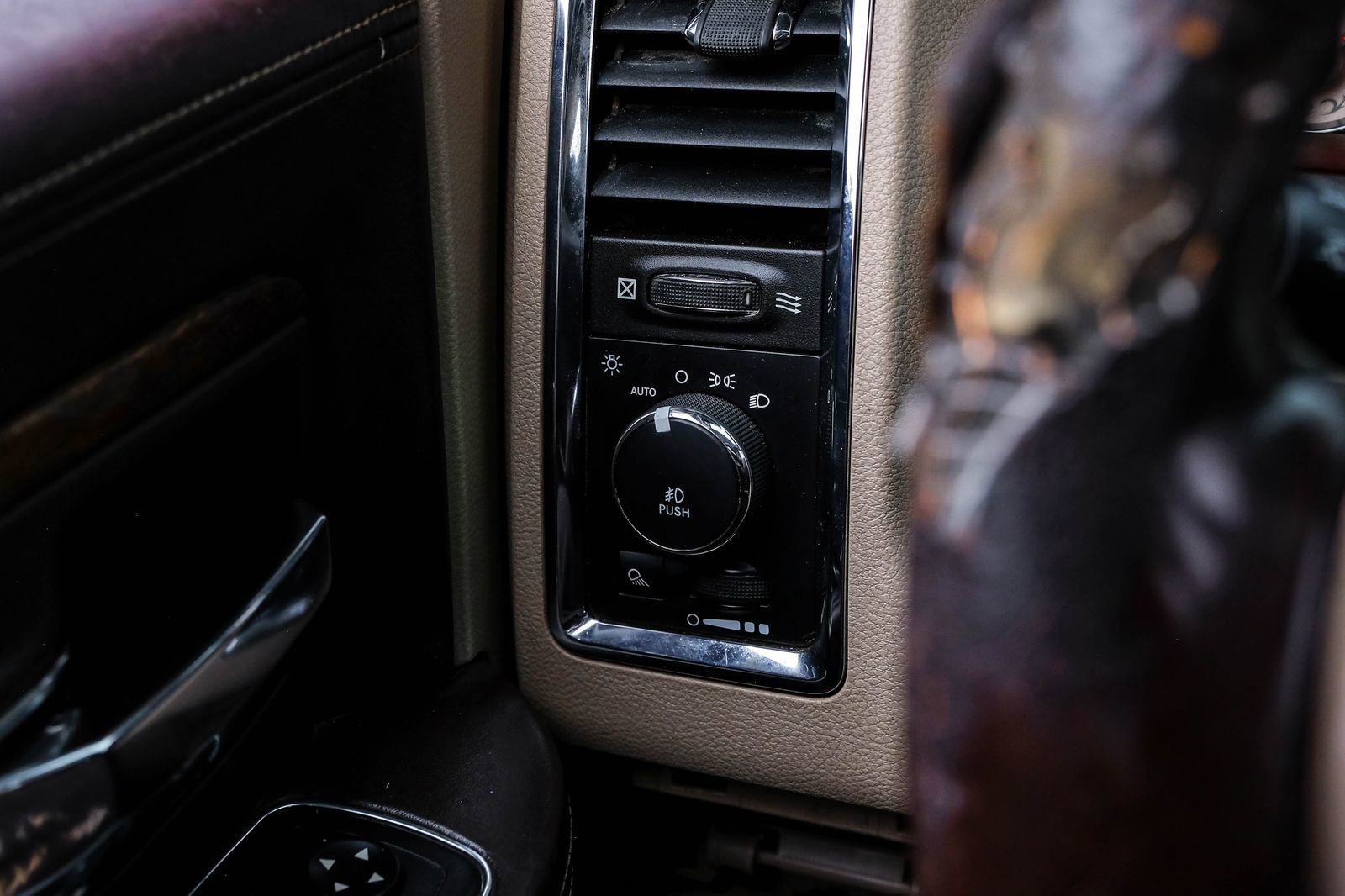 Used 2015 RAM 3500 Laramie Longhorn AWD/4WD image 31