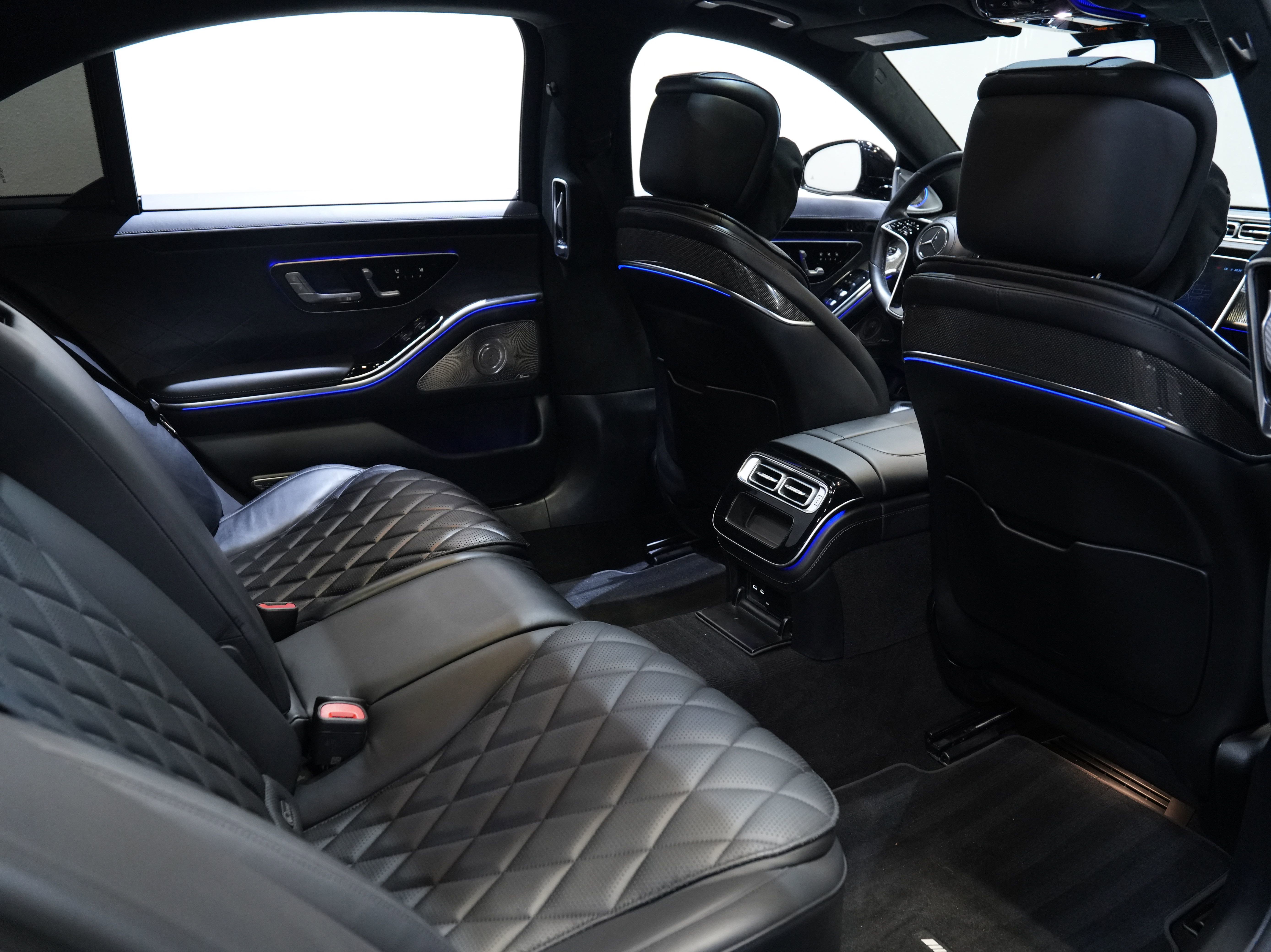 Used 2022 Mercedes-Benz S 580 4MATIC Sedan w/ AMG Line Package image 39