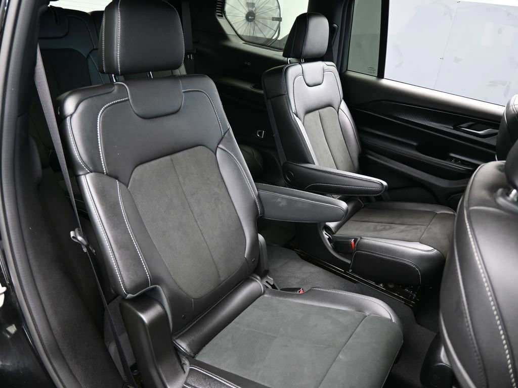 Used 2024 Jeep Grand Cherokee L Altitude image 46