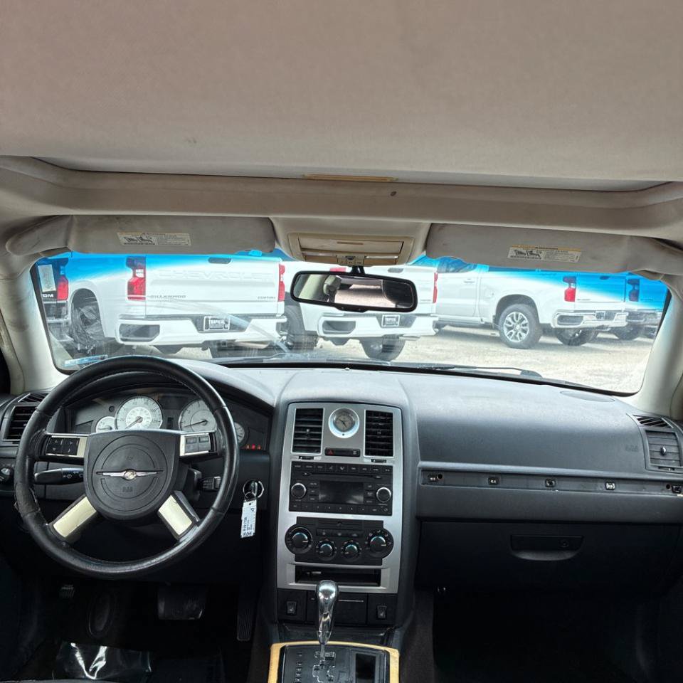 Used 2008 Chrysler 300 Limited RWD image 10