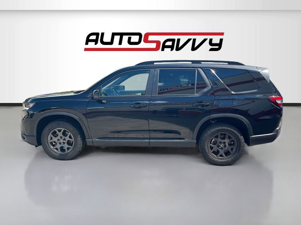 Used 2025 Honda Pilot TrailSport image 4