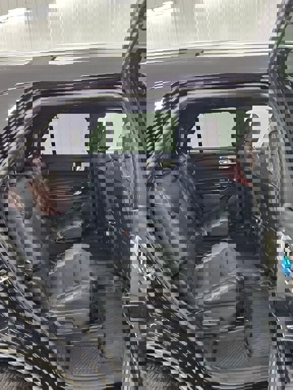 Used 2021 Ford Explorer Platinum w/ Equipment Group 601A image 8