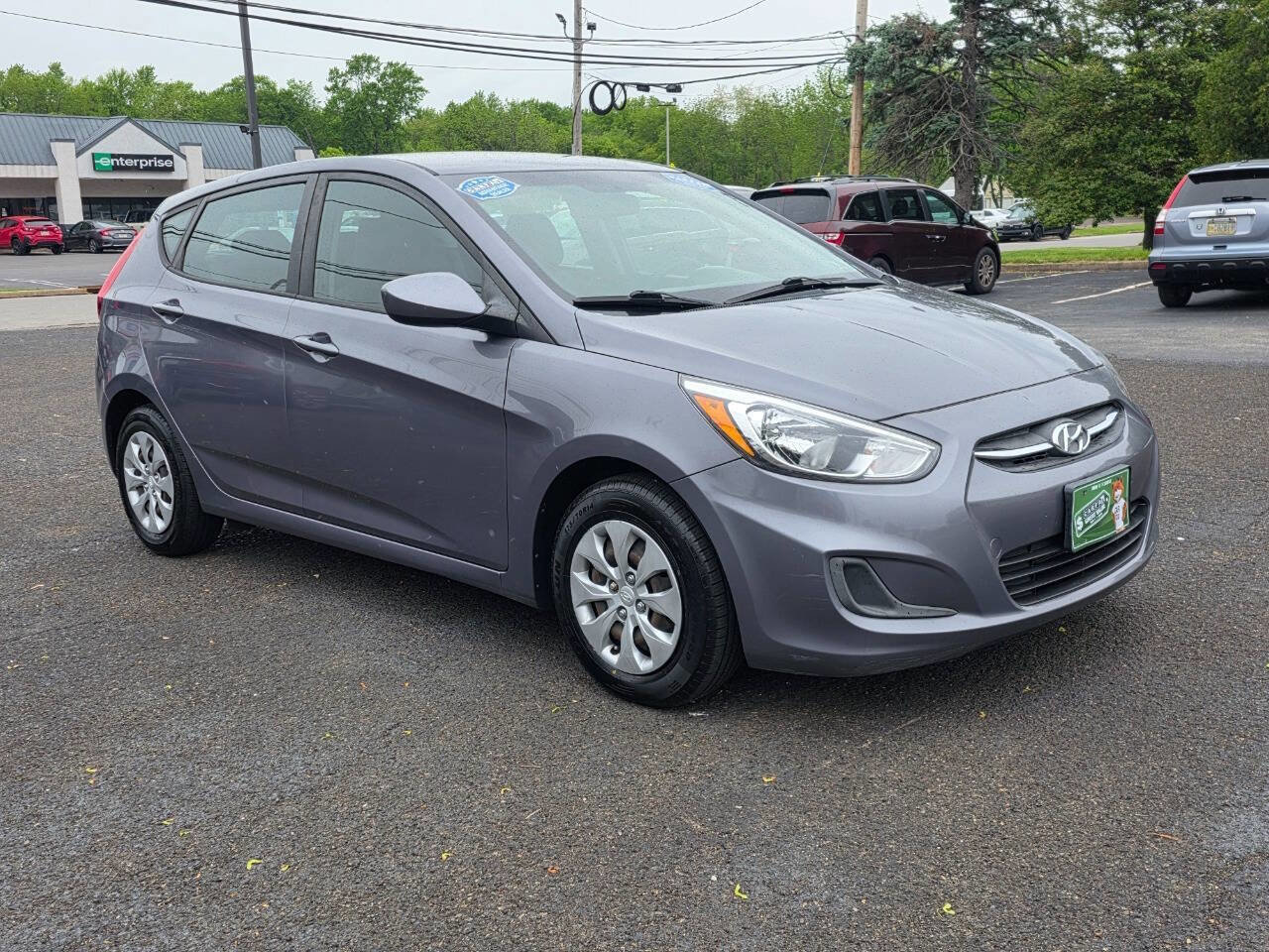 Used 2017 Hyundai Accent SE FWD image 2