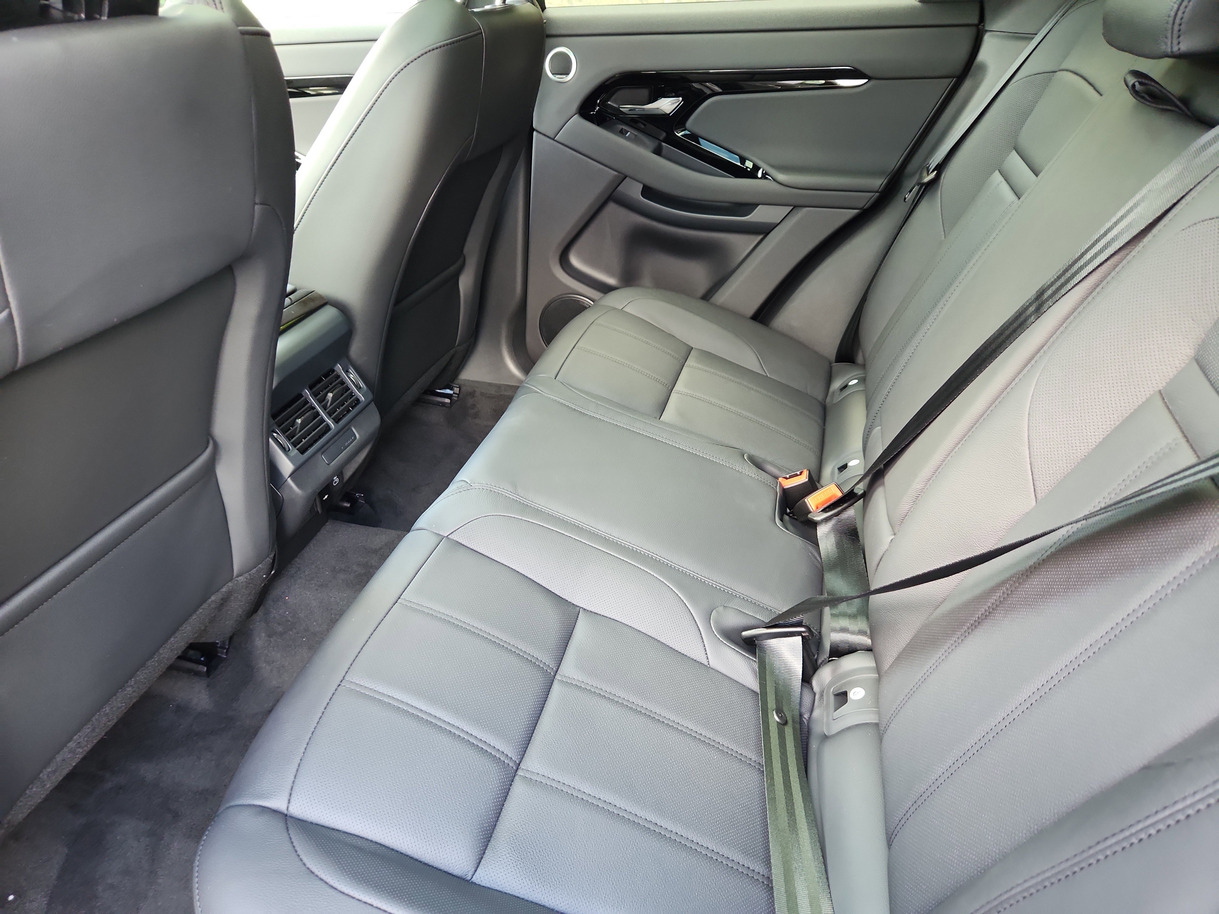 Used 2026 Land Rover Range Rover Evoque S image 5