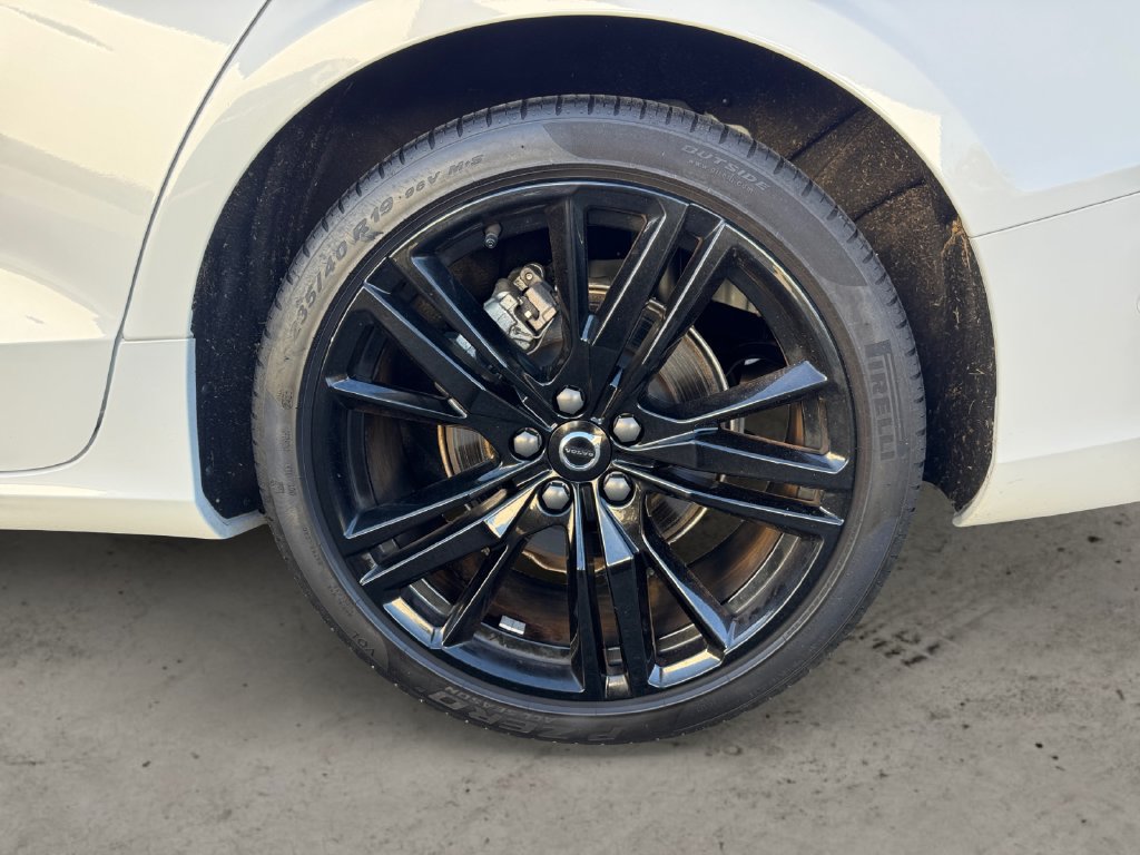 Certified 2024 Volvo S60 B5 Plus w/ Climate Package AWD/4WD image 9