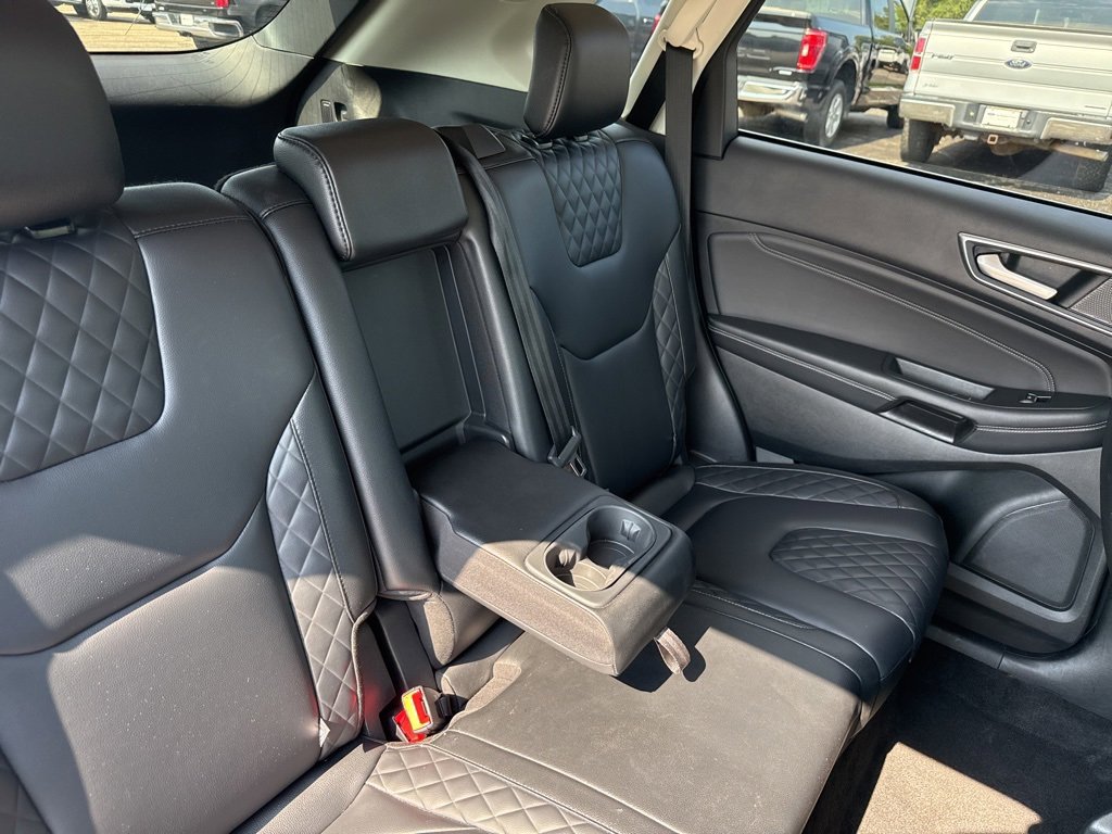 Used 2024 Ford Edge Titanium image 9