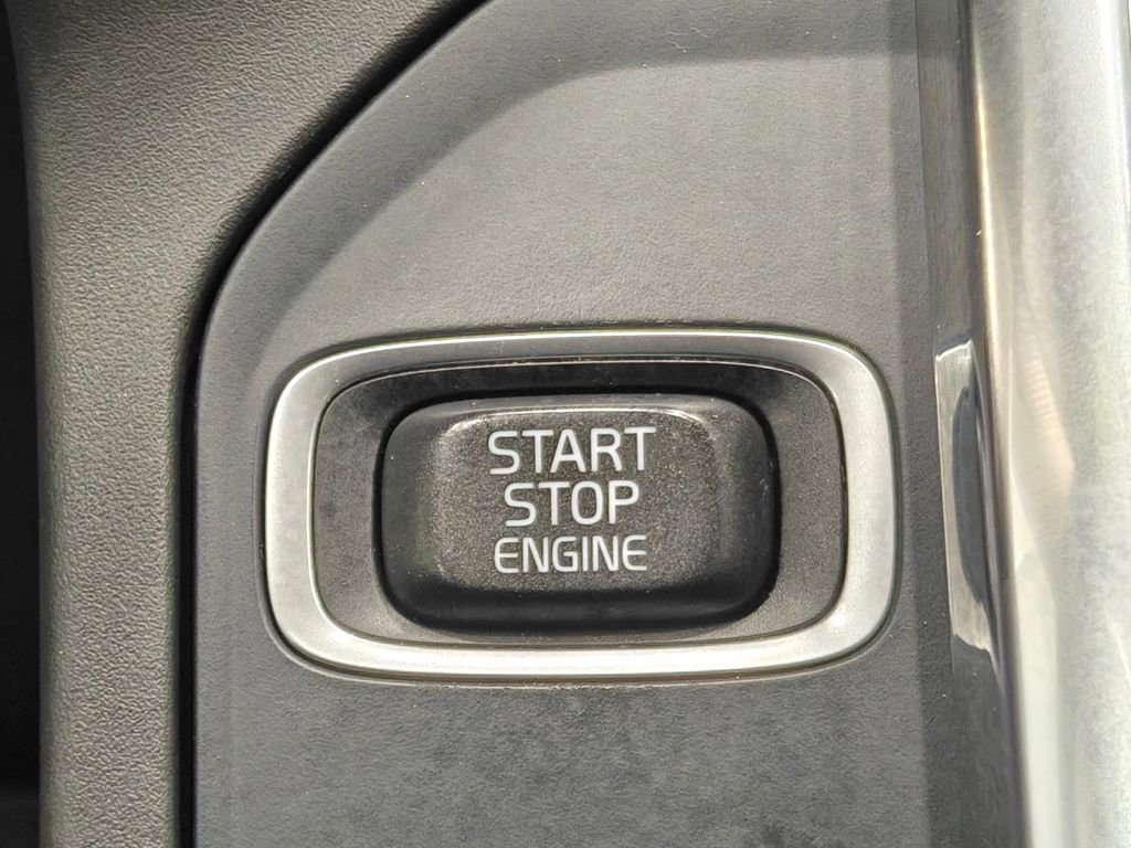 Used 2017 Volvo XC60 T5 Inscription w/ Preferred Option Package image 49