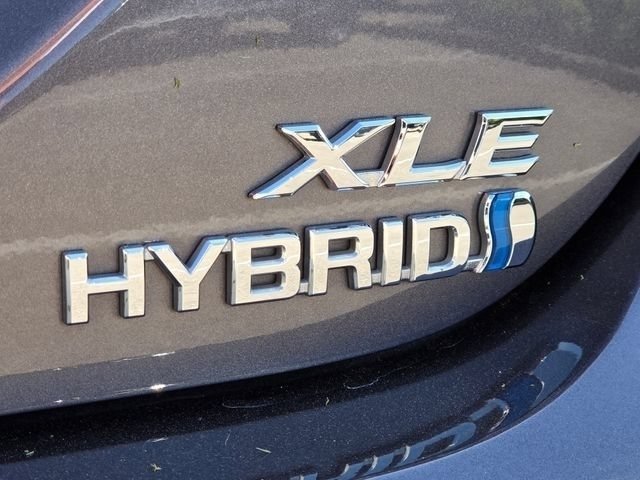 Used 2020 Toyota Camry XLE FWD image 11