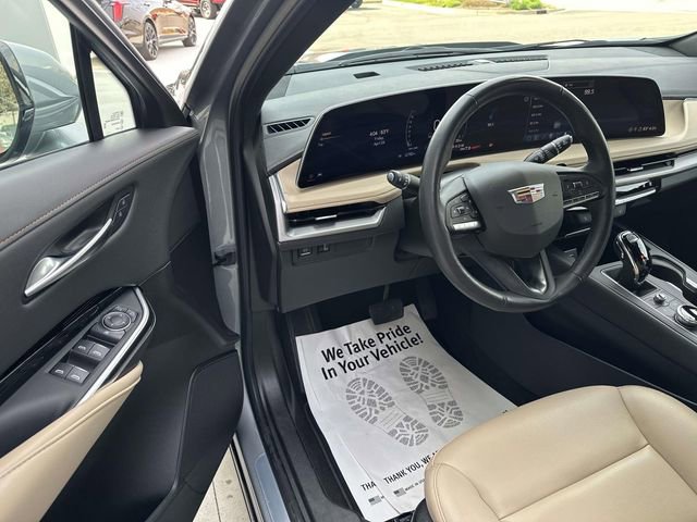 Certified 2024 Cadillac XT4 Luxury w/ Cold Weather Package AWD/4WD image 15