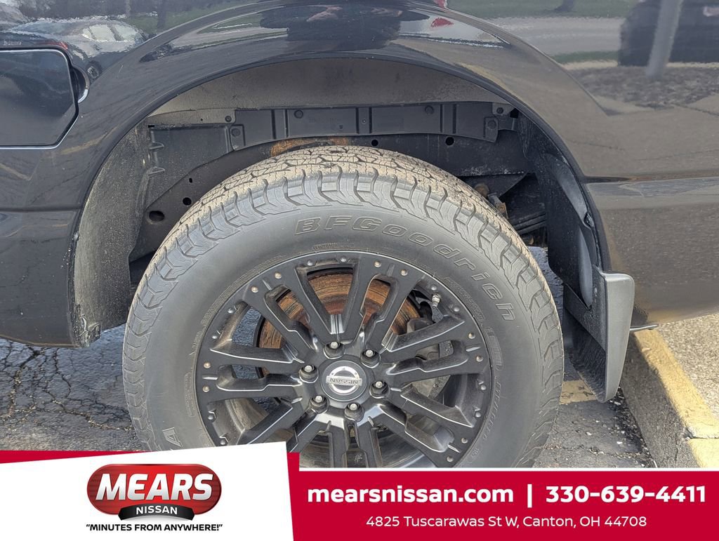 Used 2019 Nissan Titan SL w/ Midnight Edition image 39