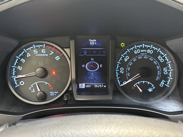Used 2018 Toyota Tacoma TRD Sport AWD/4WD image 19