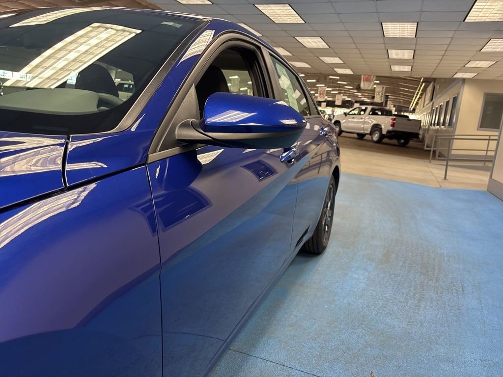 Used 2023 Hyundai Elantra SEL image 15
