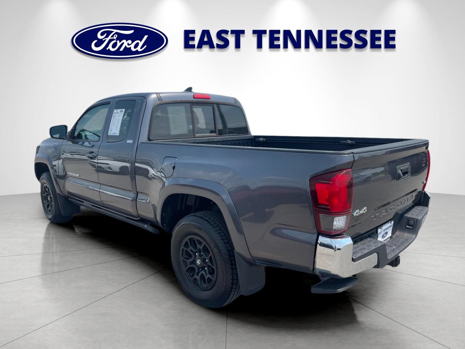 Used 2019 Toyota Tacoma SR5 AWD/4WD image 5