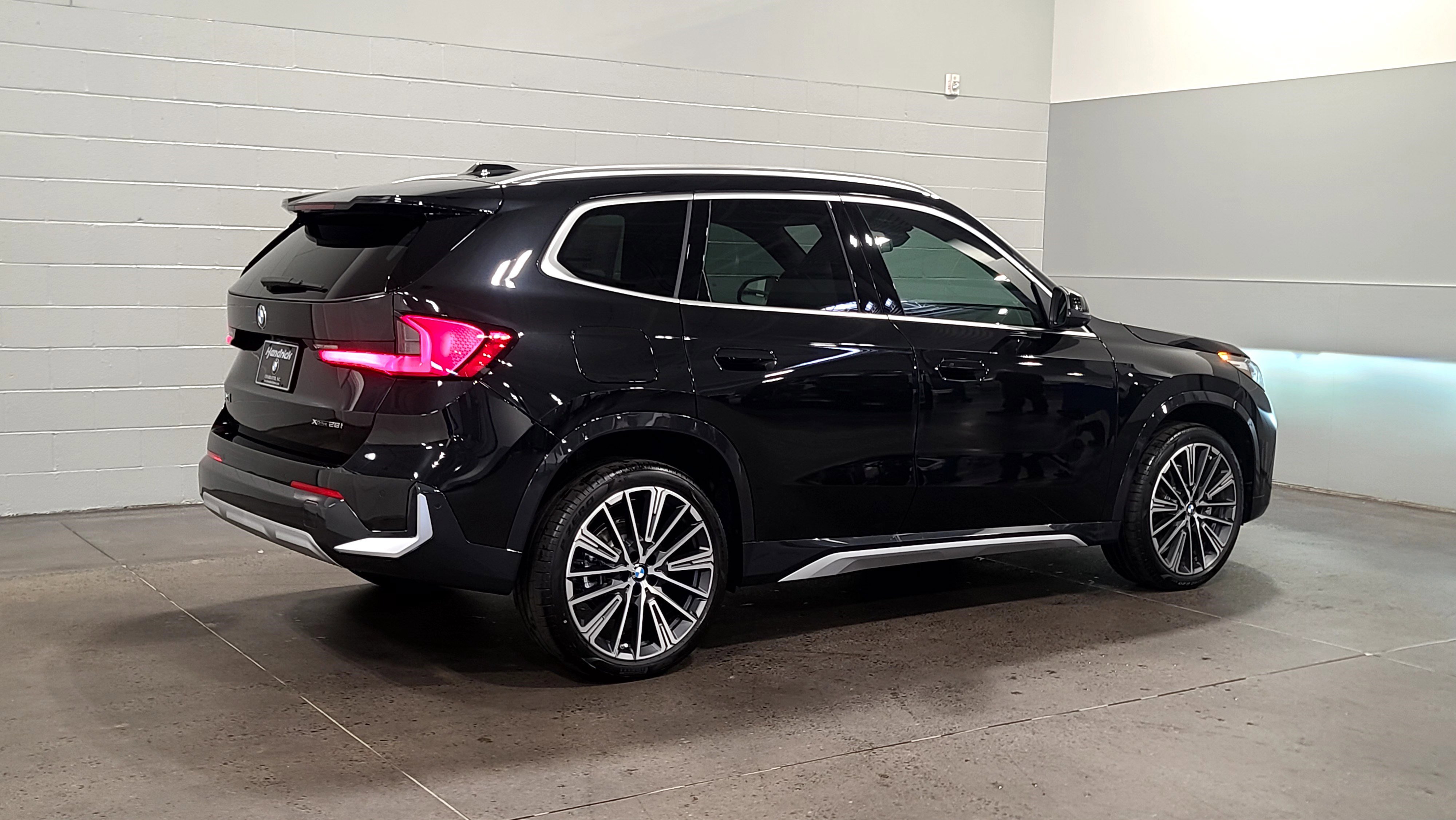 Used 2026 BMW X1 xDrive28i w/ Technology Package AWD/4WD image 8