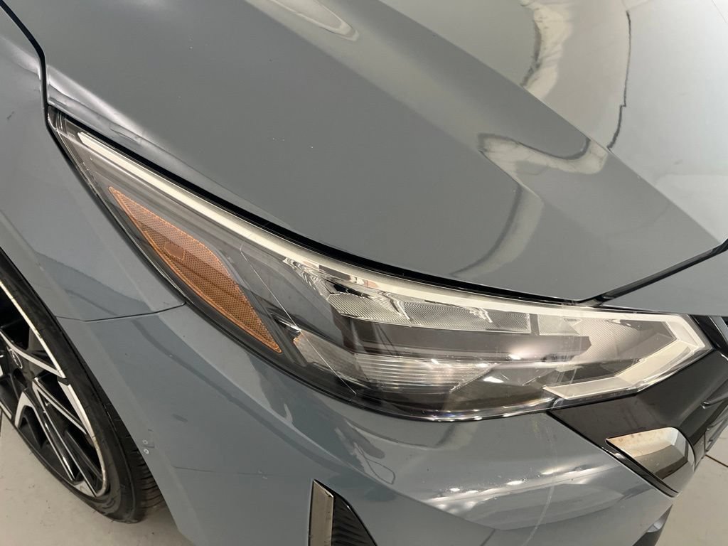 Used 2025 Nissan Sentra SR FWD image 32