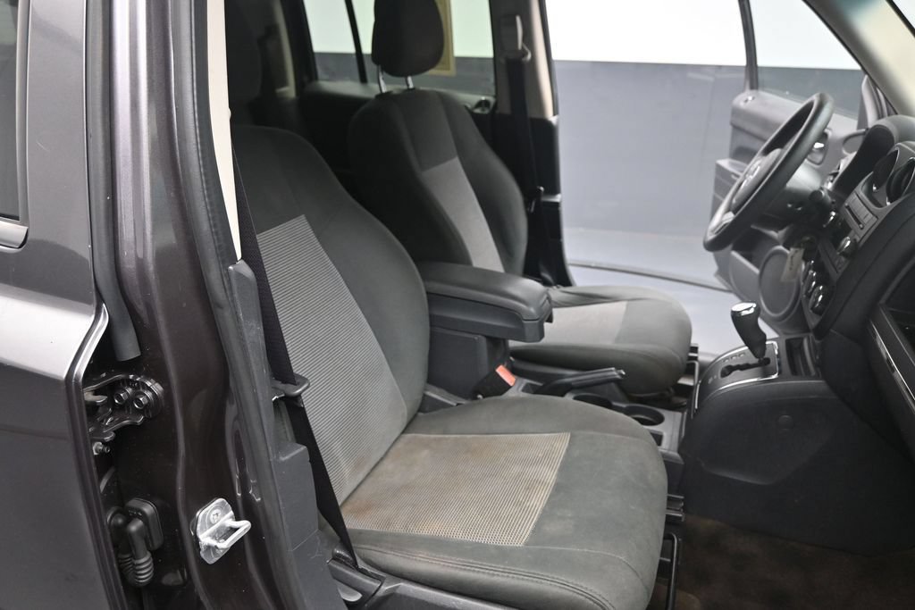 Used 2015 Jeep Patriot Sport FWD image 25