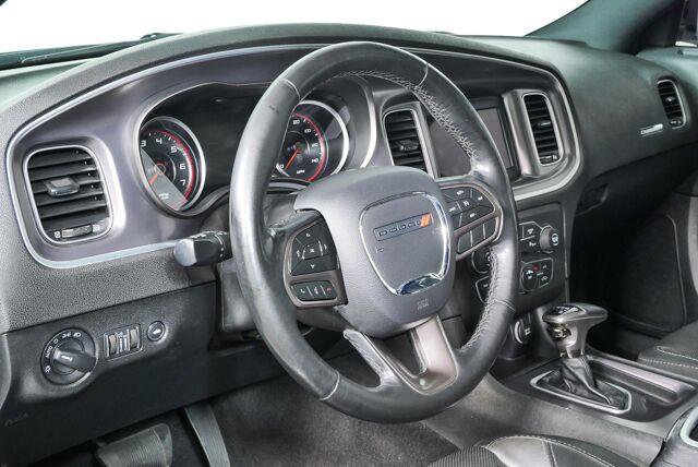 Used 2021 Dodge Charger SXT w/ Leather Interior Group RWD image 4