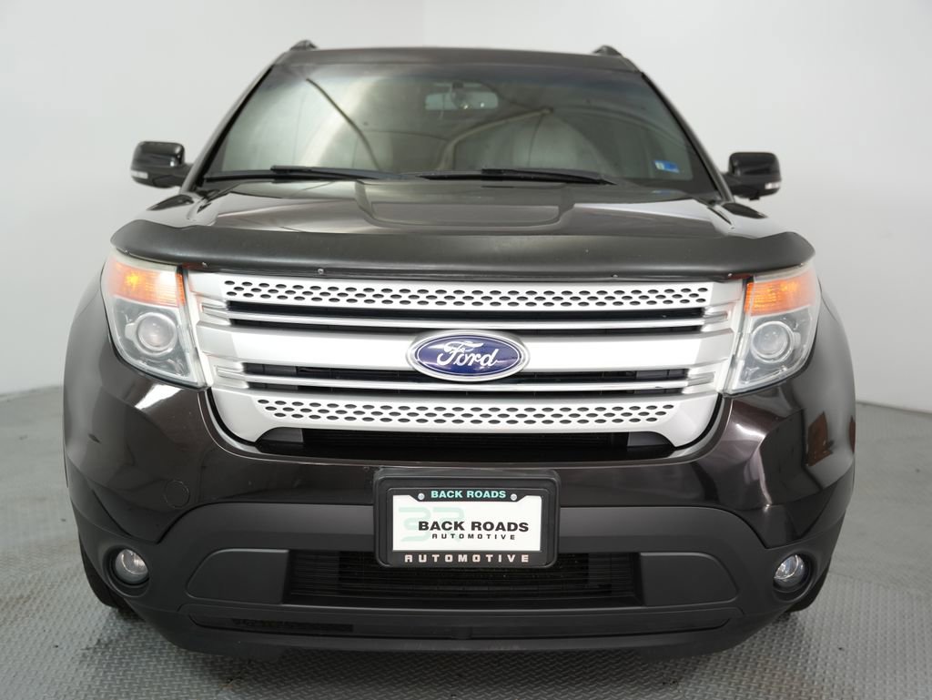 Used 2013 Ford Explorer XLT image 2