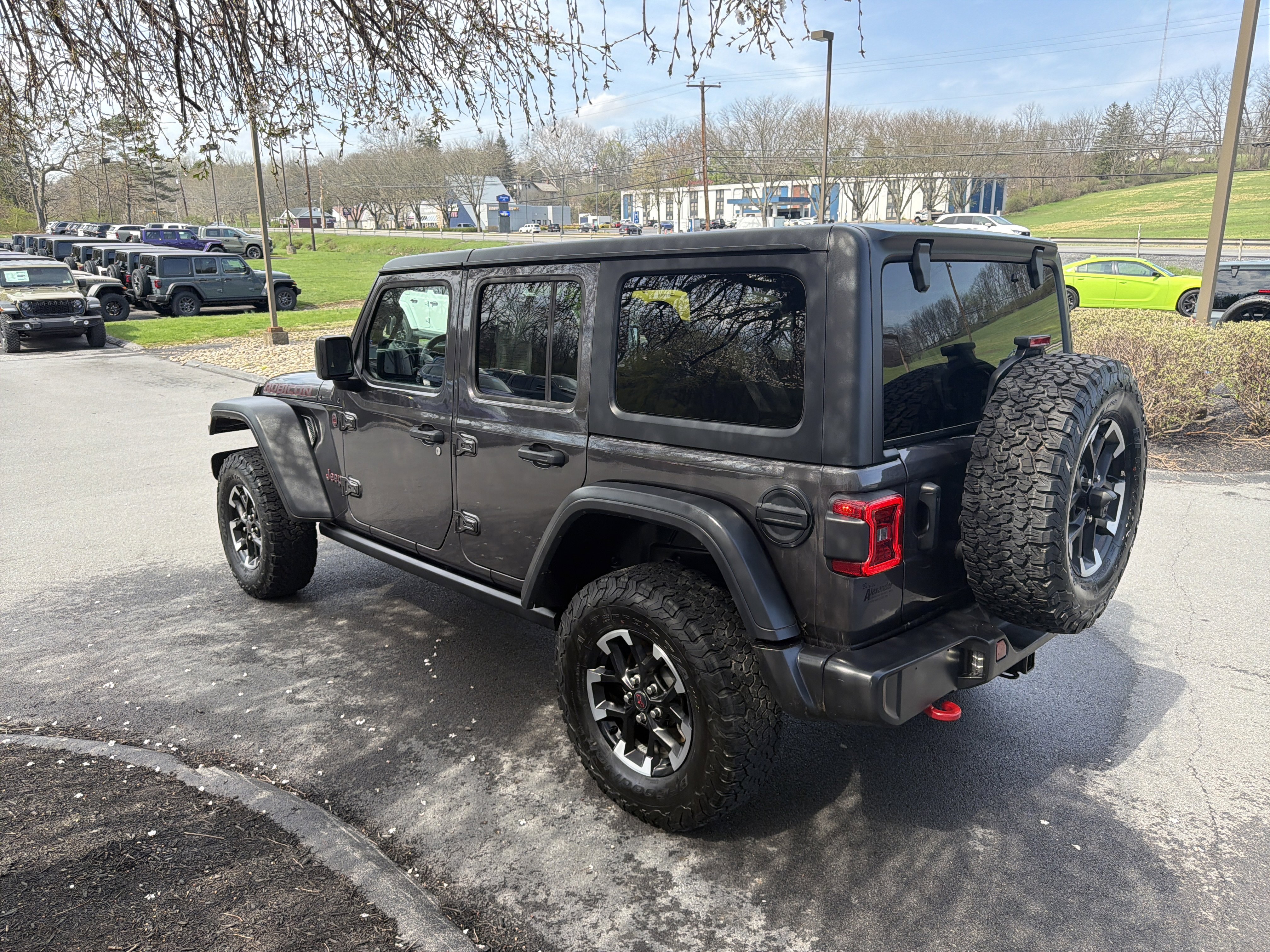 Used 2025 Jeep Wrangler Unlimited Rubicon image 6