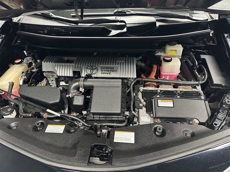 Used 2016 Toyota Prius V Four image 20