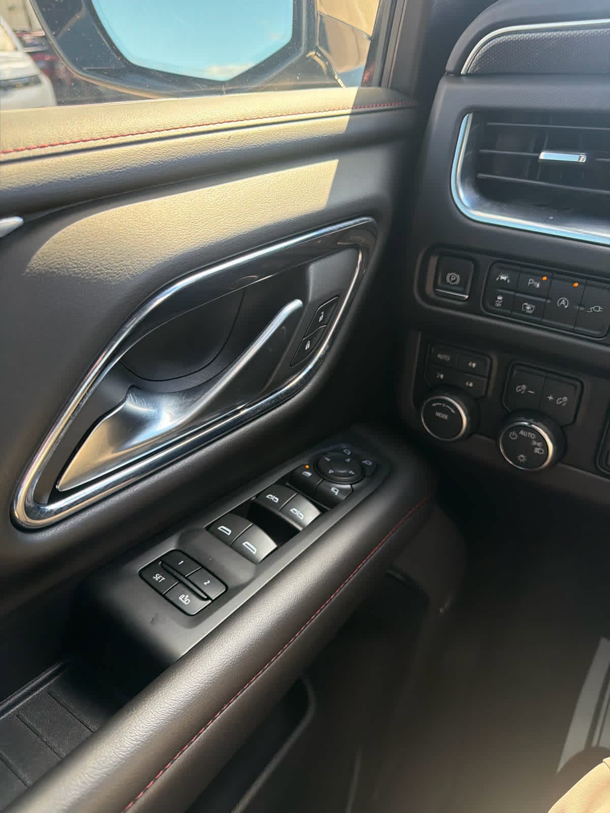 Used 2022 Chevrolet Tahoe RST w/ Sport Performance Package AWD/4WD image 18