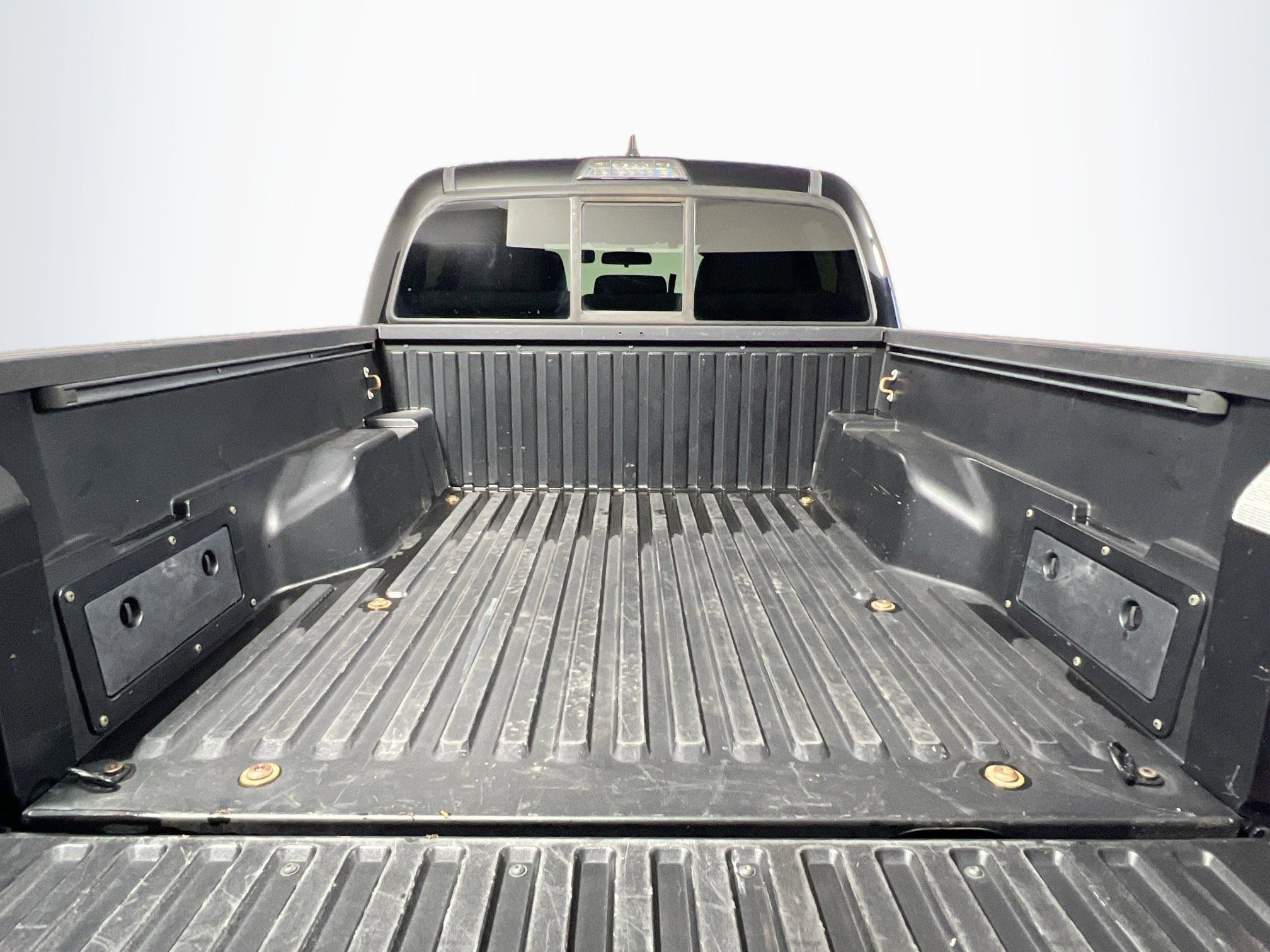 Used 2016 Toyota Tacoma SR5 w/ Towing Package image 32