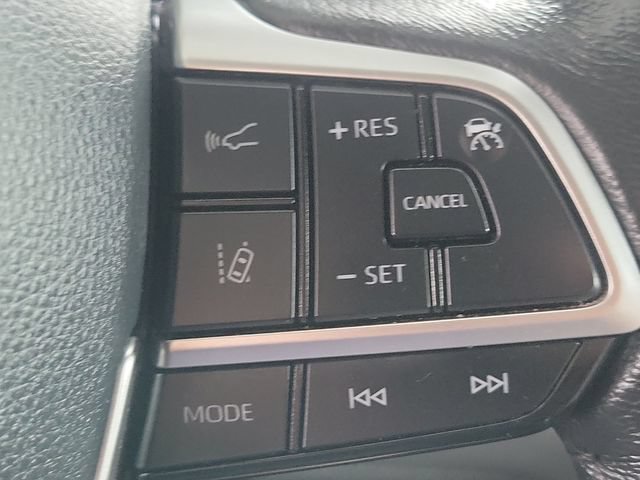 Used 2022 Toyota Sienna XLE w/ XLE Plus Package FWD image 9