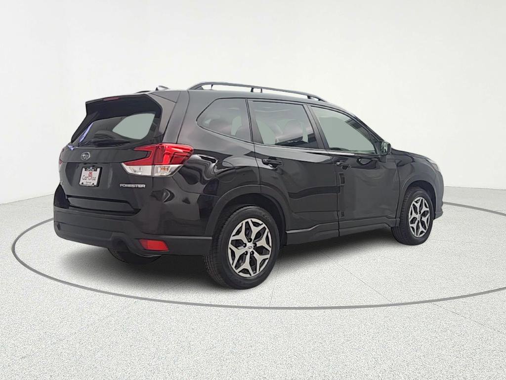 Used 2022 Subaru Forester Premium image 7